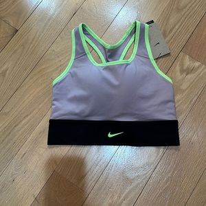 Nike Swoosh Bra